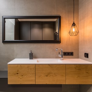 Plenty of ceiling-mounted light fixtures to create bright, even lighting throughout your bathroom